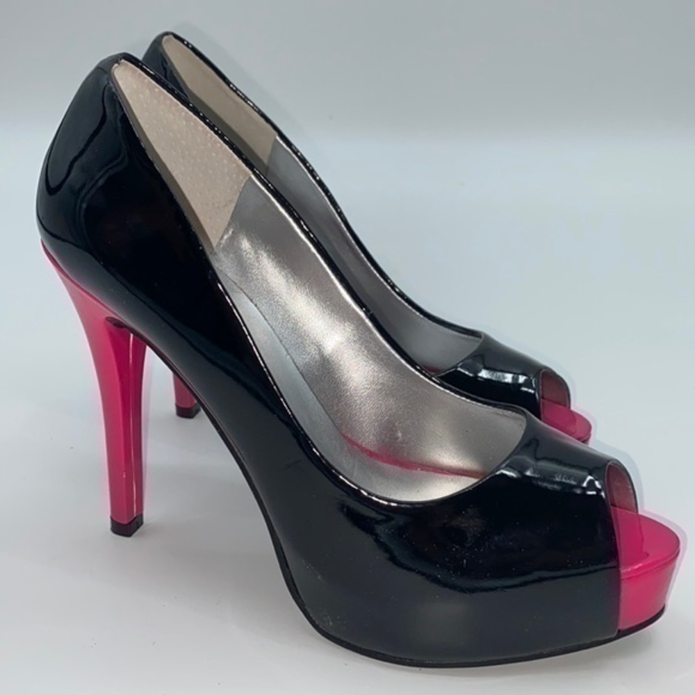 UEC Guess black & neon pink patent leather peep toe platform shoes 7 1/2